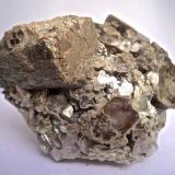 Lepidolita<br />Virgem da Lapa, Vale do Jequitinhonha, Minas Gerais, Brasil<br />10 x 8 x 7 cm<br /> (Autor: María Jesús M.)