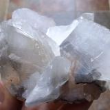 CalcitaCanteras de mármol, Estremoz, Distrito Évora, Província Alentejo Central, Región Alentejo, Portugal7 x 5 cm (Autor: Cristalino)