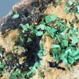 Metazeunerita<br />Permiso de Investigación Anabel, Cerro de las Minas, Mérida, Comarca Tierra de Mérida - Vegas Bajas, Badajoz, Extremadura, España<br />48x44x20 mm<br /> (Autor: Juan Espino)