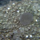 Fluorita y Analcima.<br />Canarias, España<br />45x30 mm.<br /> (Autor: Jesus Franquesa Baucells)
