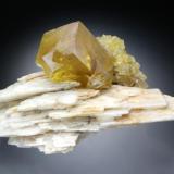 Fluorite on Barite<br />Hilton Mine, Scordale, Hilton, North Pennines Orefield, former Westmorland, Cumbria, England / United Kingdom<br />13x9x7 cm<br /> (Author: Jesse Fisher)