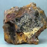 Fluorapatito<br />Sierra del Aljibe, Aliseda, Comarca Tajo-Salor Almonte, Cáceres, Extremadura, España<br />56x42x38 mm<br /> (Autor: Juan Espino)