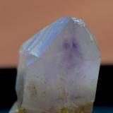Cuarzo (variedad amatista)<br />Afloramiento por corte de pista forestal, Gondomar, Comarca Vigo, Pontevedra, Galicia / Galiza, España<br />17mm x 12mm x 9mm<br /> (Autor: Javier MC)