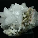 Calcita y dolomita en fluoritaMina Moscona, El Llano, Solís, Corvera de Asturias, Comarca Avilés, Principado de Asturias (Asturias), España57mm - 77mm - 41mm (Autor: Pedro Naranjo)