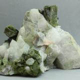 Epidota<br />Mina Aguablanca, Monesterio, Comarca Tentudía, Badajoz, Extremadura, España<br />100x53x61 mm<br /> (Autor: Juan Espino)
