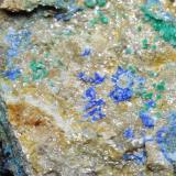 AzuritaMina La Martorellense, Martorell-Castellví de Rosanes, Comarca Baix Llobregat, Barcelona, Cataluña / Catalunya, España3 x 2 x 1 cm (Autor: karbu8)