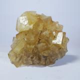 Fluorita<br />Mina María Magdalena (Mina Santiago), Lo Fangar (Els Solans) / La Font del Metge, Ulldemolins, Comarca Priorat, Tarragona, Cataluña / Catalunya, España<br />4,7 x 4,5 x 1,5 cm<br /> (Autor: heat00)