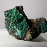 Malaquita y Magnetita<br />Mines de Can Montsant, Can Montsant (Massís del Montnegre), Hortsavinyà, Tordera, Comarca Maresme, Barcelona, Cataluña / Catalunya, España<br />2,8 x 2,1 x 1 cm<br /> (Autor: heat00)