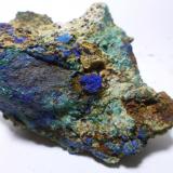 Azurita<br />Mines de Can Montsant, Can Montsant (Massís del Montnegre), Hortsavinyà, Tordera, Comarca Maresme, Barcelona, Catalunya, España<br />5,6 x 3,9 x 4,2 cm<br /> (Autor: heat00)