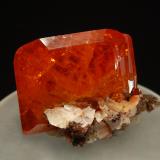 WulfeniteMina Red Cloud, Montes Trigo, Distrito Silver, Condado La Paz, Arizona, USA2.0 cm across (Author: crosstimber)