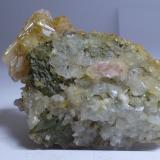 Barita y Calcita<br />Mina Matagalls (Minas de Sant Marçal), Sant Marçal, Viladrau, Comarca Osona, Gerona / Girona, Cataluña / Catalunya, España<br />6,2 x 4,2 x 3,5 cm<br /> (Autor: heat00)