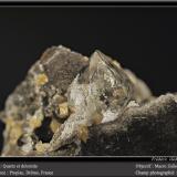 Quartz, Dolomite<br />Propiac, Nyons, Drôme, Auvergne-Rhône-Alpes, France<br />fov 35 mm<br /> (Author: ploum)