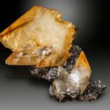 CalcitaElmwood Mine, Carthage, Central Tennessee Ba-F-Pb-Zn District, Smith County, Tennessee, USA250 X 200 mm. Peso 3900 g (Autor: Manuel Mesa)