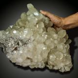 CalcitaMoscona Mine, El Llano, Solís, Corvera de Asturias, Comarca Avilés, Principality of Asturias (Asturias), Spain370 x 330 mm. Cristal más grande 44mm. Peso 13500 g (Autor: Manuel Mesa)