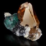 Topaz<br />Dassu, Braldu Valley, Shigar District, Gilgit-Baltistan (Northern Areas), Pakistan<br />5.0 x 6.0 x 6.5 cm<br /> (Author: MIM Museum)
