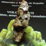 Dolomita<br />Corta Castillas (Mina Carlota), Setiles, Comarca Señorío de Molina-Alto Tajo, Guadalajara, Castilla-La Mancha, España<br />25x60 mm<br /> (Autor: Ignacio)