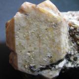 Orthoclase<br />La Machota Baja outcrop, La Machota Baja, Barrio de la Estación, Zarzalejo, Comarca Sierra Oeste, Community of Madrid, Spain<br />5 x 3.5 cm.<br /> (Author: prcantos)