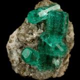 Beryl (variety emerald), Calcite, Pyrite<br />Chivor mining district, Municipio Chivor, Eastern Emerald Belt, Boyacá Department, Colombia<br />largest xl=11mm<br /> (Author: Fiebre Verde)