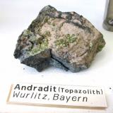 AndraditeCantera Heß, Complejo metamórfico Münchberg, Wurlitz, Oberkotzau, Hof, Oberfranken, Baviera/Bayern, AlemaniaApprox. 8-10 cm (Author: Tobi)