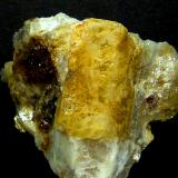 Berilo<br />Cantera Cerro de la Sal. Concesión Dos Puntos, Sierra Albarrana, Hornachuelos, Comarca Valle Medio del Guadalquivir, Córdoba, Andalucía, España<br />3,5 x 4 x 3 cm.<br /> (Autor: Felipe Abolafia)