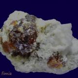 Esfalerita<br />Mina Las Mánforas, zona Minera Áliva, Camaleño, Comarca Liébana, Cantabria, España<br />6 x 4 x 4 cm<br /> (Autor: Ricardo Fimia)
