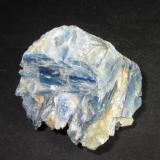 Cianita<br />Barra de Salinas, Coronel Murta, Vale do Jequitinhonha, Minas Gerais, Brasil<br />5 x 5 cm.<br /> (Autor: prcantos)