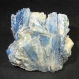 Cianita<br />Barra de Salinas, Coronel Murta, Vale do Jequitinhonha, Minas Gerais, Brasil<br />5 x 5 cm.<br /> (Autor: prcantos)