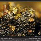 Pyrite, Goethite and Siderite<br />Huanuni Mine, Huanuni, Dalence Province, Oruro Department, Bolivia<br />fov 1.8 mm<br /> (Author: ploum)