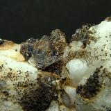 Casiterita<br />Vilches, Comarca El Condado, Jaén, Andalucía, España<br />13 x 7 x 6 cm.<br /> (Autor: Felipe Abolafia)