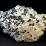 Casiterita<br />Vilches, Comarca El Condado, Jaén, Andalucía, España<br />13 x 7 x 6 cm.<br /> (Autor: Felipe Abolafia)