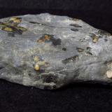 Andalusite (variety chiastolite)Lancaster, Condado Worcester, Massachusetts, USA5 inches long (Author: NellsRocks)