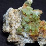 Fluorita<br />Serra de Roques Blanques, Sant Cugat del Vallès-El Papiol, Comarca Vallès Occidental / Baix Llobregat, Barcelona, Cataluña / Catalunya, España<br />5 x 5 x 3 cm<br /> (Autor: karbu8)