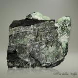 Minyulita con Crandallita pseudo Fluellita<br />Cantera Azcárate (Azkarate), Eugui, Esteríbar, Comarca Auñamendi, Comunidad Foral de Navarra (Navarra), España<br />72 x 67 x 28 mm.<br /> (Autor: Rafael Galiana)