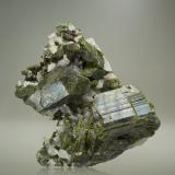 Epidota<br />Mina Aguablanca, Monesterio, Comarca Tentudía, Badajoz, Extremadura, España<br />68 x 57 x 38 mm.<br /> (Autor: Rafael Galiana)