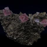 Fluorite, Hedenbergite, Quartz<br />Huanggang Mines, Hexigten Banner (Kèshíkèténg Qí), Chifeng (Ulanhad), Inner Mongolia Autonomous Region, China<br />7.2 x 4.5 cm<br /> (Author: am mizunaka)