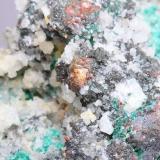 Cobre, Oro, Cuprita, Malaquita, CuarzoZona minera Oumjrane, Comunidad Alnif, Provincia Tinghir, Región Drâa-Tafilalet, Marruecos19 x 14x 5 cm (Autor: Iván Blanco (PDM))