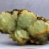 PrehnitaCantera Oficarsa, Cerro de las Culebras, Carchelejo, Cárcheles, Comarca Sierra Mágina, Jaén, Andalucía, España82x44x42 mm (Autor: Juan Espino)