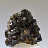 Casiterita<br />Mina Viloco, Provincia Loayza, Departamento La Paz, Bolivia<br />5 x 4 x 3 cm.<br /> (Autor: Raul S. Llorente)