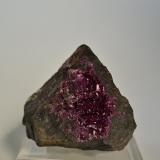 Clinocloro (variedad kämmererita)<br />Mina Kop Krom, Kop Daglari, Provincia Erzurum, Región Anatolia Oriental, Turquía<br />6 x 5 x 5 cm.<br /> (Autor: Raul S. Llorente)