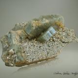 Fluorapatito (Grupo Apatito)<br />Minas da Panasqueira, Aldeia de São Francisco de Assis, Covilhã, Castelo Branco, Cova da Beira, Centro, Portugal<br />70 x 40 x 23 mm.<br /> (Autor: Rafael Galiana)