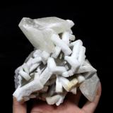 Barite & Calcite<br />Daye mining area, Edong, Daye, Huangshi Prefecture, Hubei Province, China<br />Size: 14*13*7.5cm     Weight: 1505g<br /> (Author: Xueyan Jin)