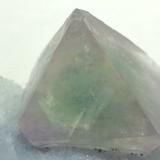 Fluorita<br />Distrito minero Kavalerovo, Primorsky Krai, Rusia<br />5x 4 x 4 cm<br /> (Autor: Raul S. Llorente)