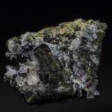 Epidote, Quartz, Calcite<br />Green Monster Mountain, Prince of Wales Island, Ketchikan District, Prince of Wales-Outer Ketchikan Borough, Alaska, USA<br />11.7 x 14.4 cm<br /> (Author: am mizunaka)