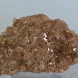Grossularia (variedad hessonita)<br />Mina Jeffrey, Asbestos, Les Sources RCM, Estrie, Québec, Canadá<br />5,5 x 4 x 1,2 cm.<br /> (Autor: Raul S. Llorente)