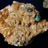 Malaquita, DolomitaAzcárate Quarry, Eugui, Esteríbar, Comarca Auñamendi, Chartered Community of Navarre (Navarre), Spain14cm por 12cm (Autor: canada)